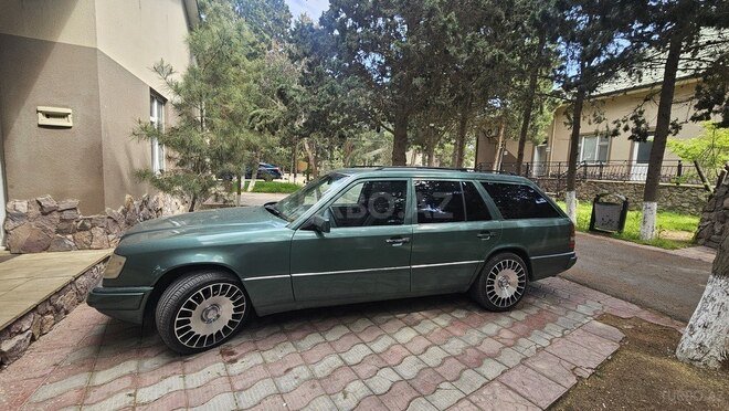Mercedes E 220 d 1995, 290,000 km - 2.2 l - Bakı