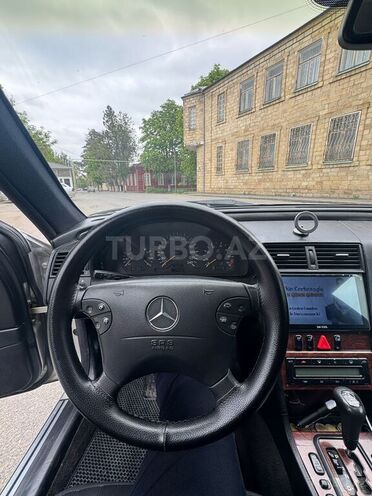Mercedes C 200 1999, 387,000 km - 2.0 l - Quba