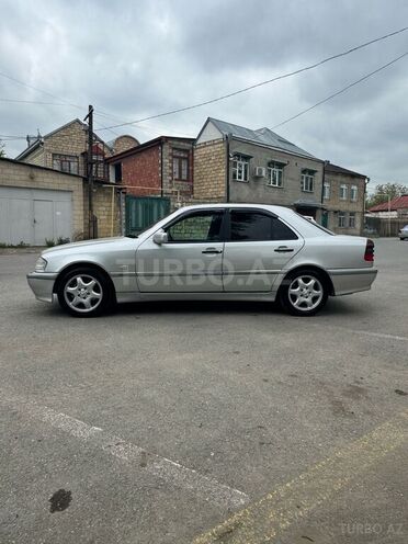 Mercedes C 200 1999, 387,000 km - 2.0 l - Quba