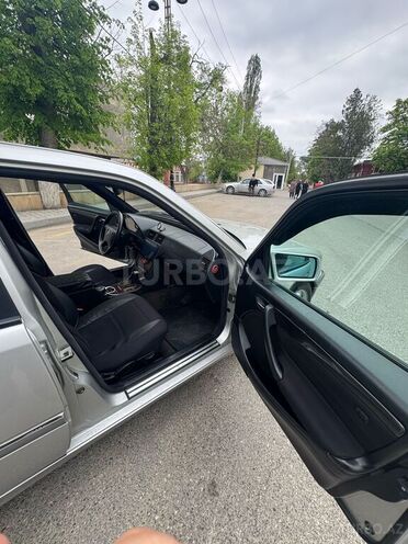 Mercedes C 200 1999, 387,000 km - 2.0 l - Quba