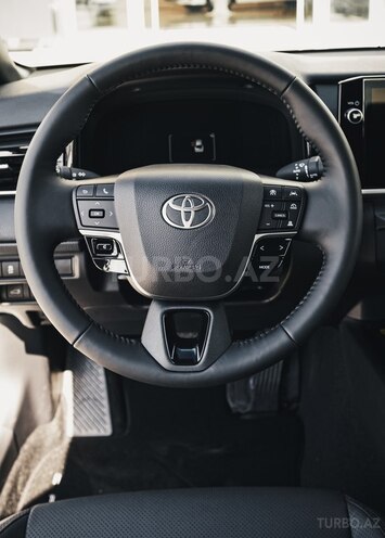 Toyota Camry-11