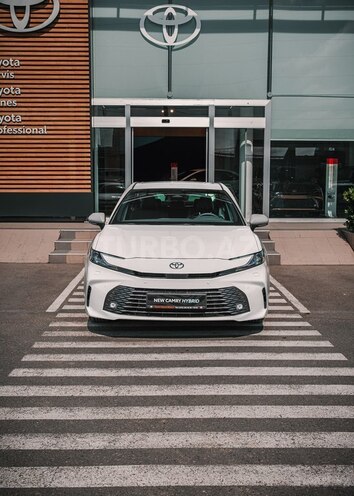 Toyota Camry-1