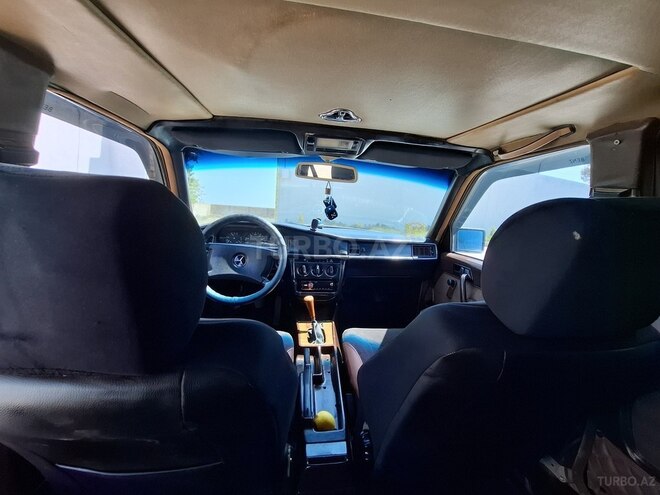 Mercedes 190 1988, 250,000 km - 2.3 л - Beyləqan