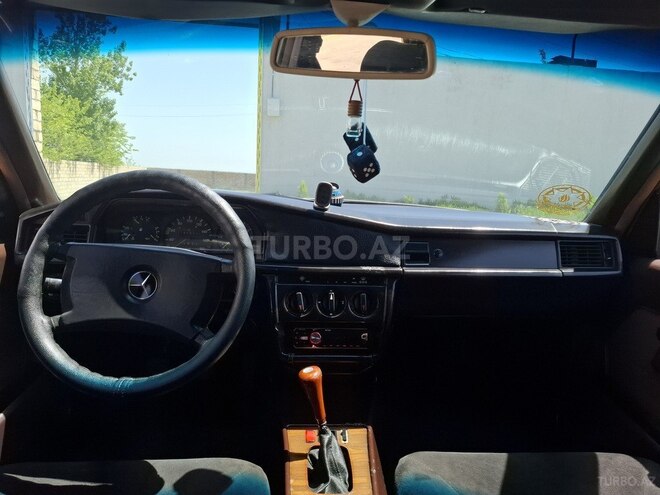 Mercedes 190 1988, 250,000 km - 2.3 л - Beyləqan