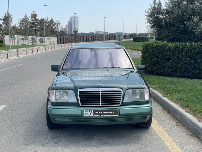 Mercedes E 220 1993, 289,788 km - 2.2 l - Bakı