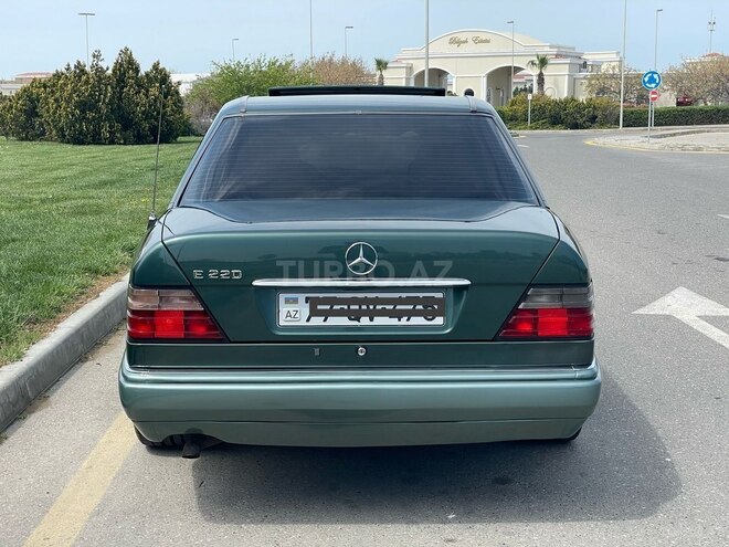 Mercedes E 220 1993, 289,788 km - 2.2 l - Bakı