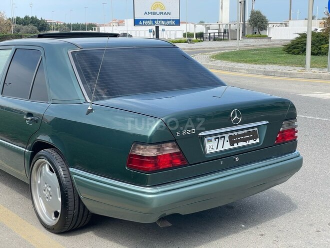 Mercedes E 220 1993, 289,788 km - 2.2 l - Bakı