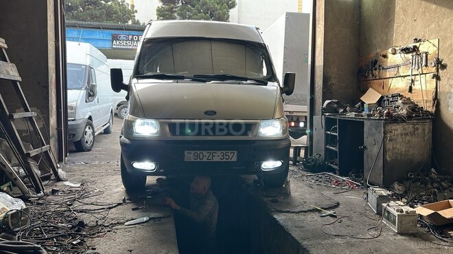 Ford Transit 2002, 300,000 km - 2.4 l - Qobustan