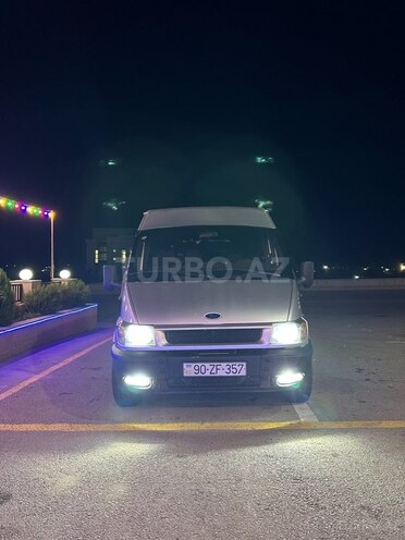 Ford Transit 2002, 300,000 km - 2.4 l - Qobustan
