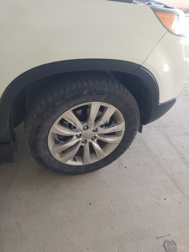 Kia Sorento 2011, 210,762 km - 2.4 l - Sabirabad