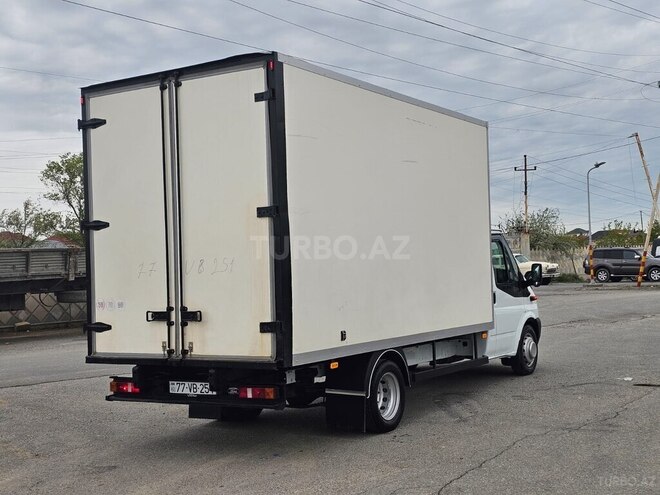 Ford Transit-6