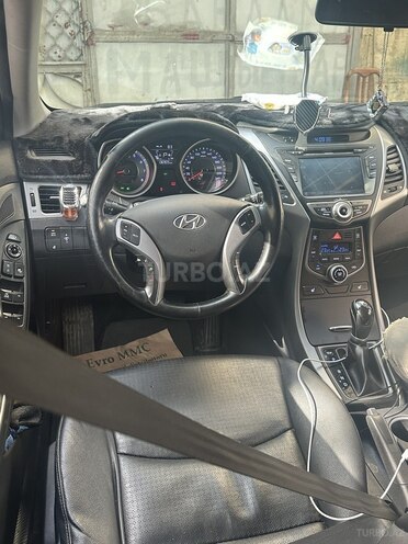 Hyundai Elantra 2015, 136,000 km - 1.8 л - Bakı