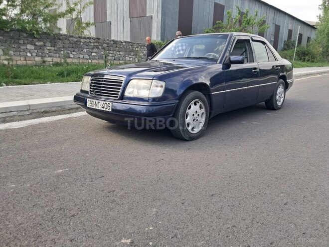 Mercedes E 220 1995, 369,000 km - 2.2 l - Bakı