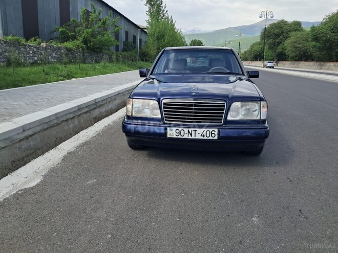 Mercedes E 220 1995, 369,000 km - 2.2 l - Bakı