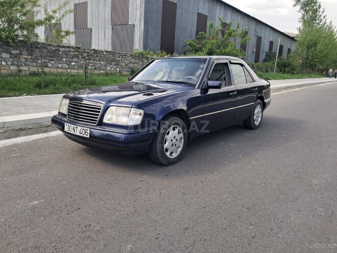 Mercedes E 220 1995, 369,000 km - 2.2 l - Bakı
