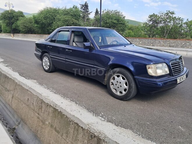 Mercedes E 220 1995, 369,000 km - 2.2 l - Bakı