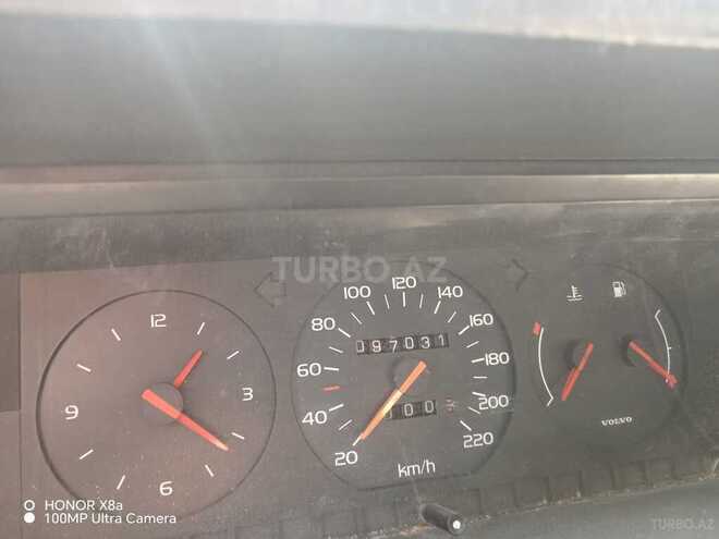 Volvo  1986, 300,000 km - 2.3 l - Bakı