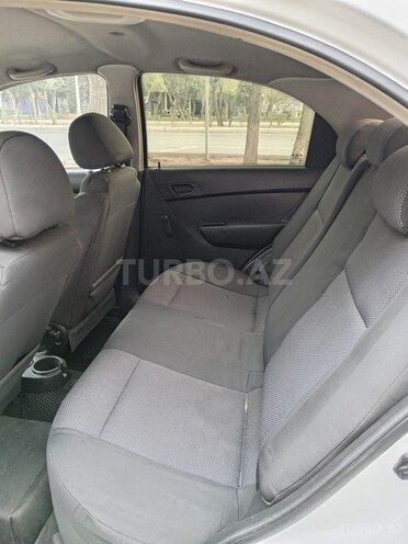 Chevrolet Aveo-5