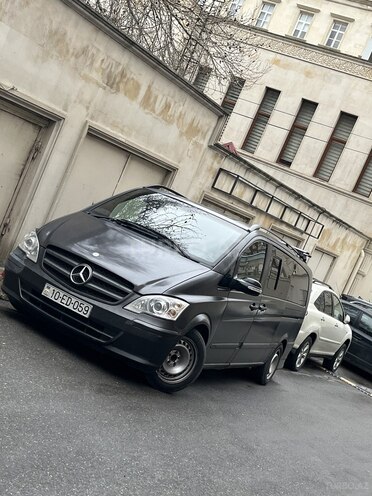 Mercedes Viano-4