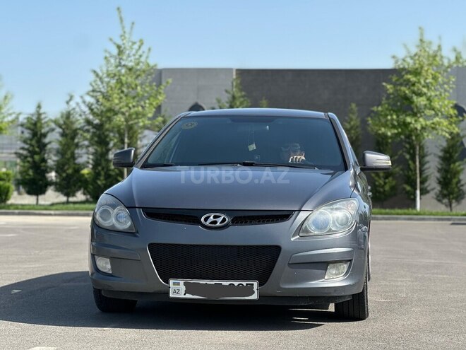 Hyundai i30 2009, 385,000 km - 1.6 l - Salyan