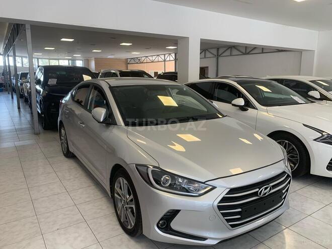Hyundai Elantra-1