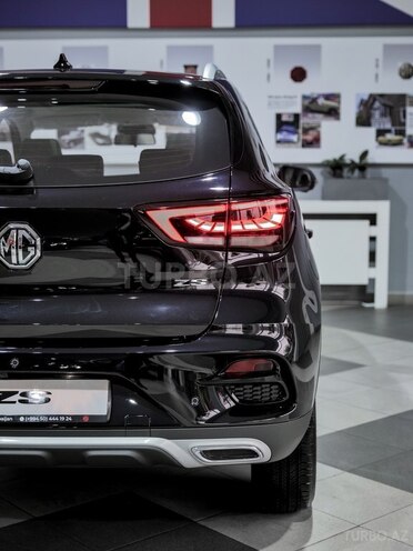 MG ZS-10