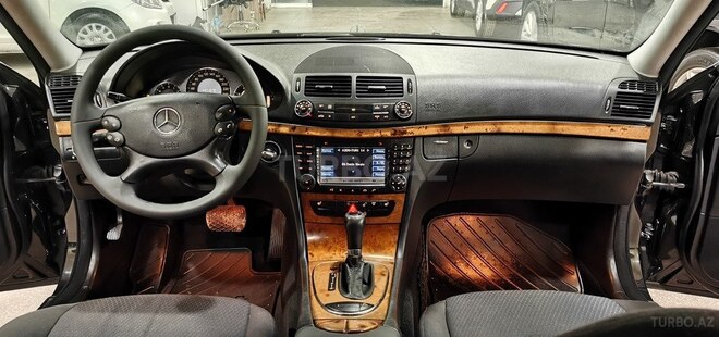 Mercedes E 220 d-11