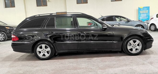 Mercedes E 220 d-3
