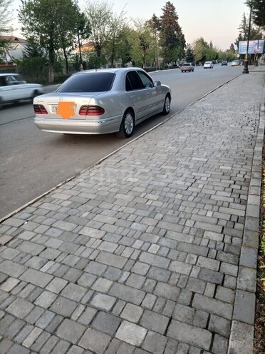 Mercedes E 220 d 2001, 650,000 km - 2.2 л - Cəlilabad