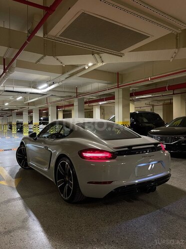 Porsche 718 Cayman-2