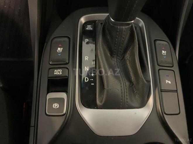 Hyundai Grand Santa Fe-6