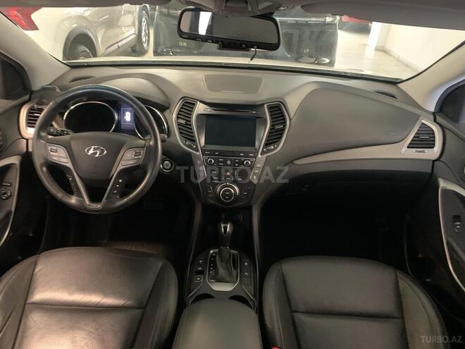Hyundai Grand Santa Fe-3