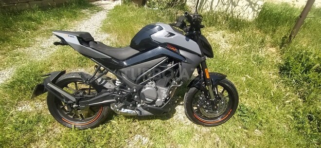 CFMOTO 300 NK-5