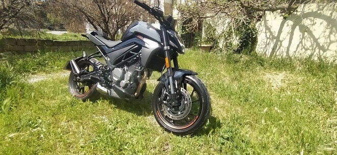 CFMOTO 300 NK-1