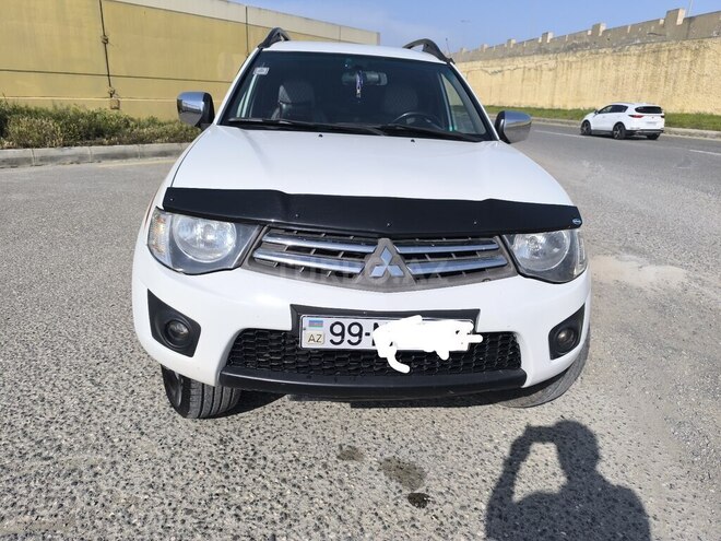 Mitsubishi L200 2011, 220,000 km - 2.5 l - Bakı
