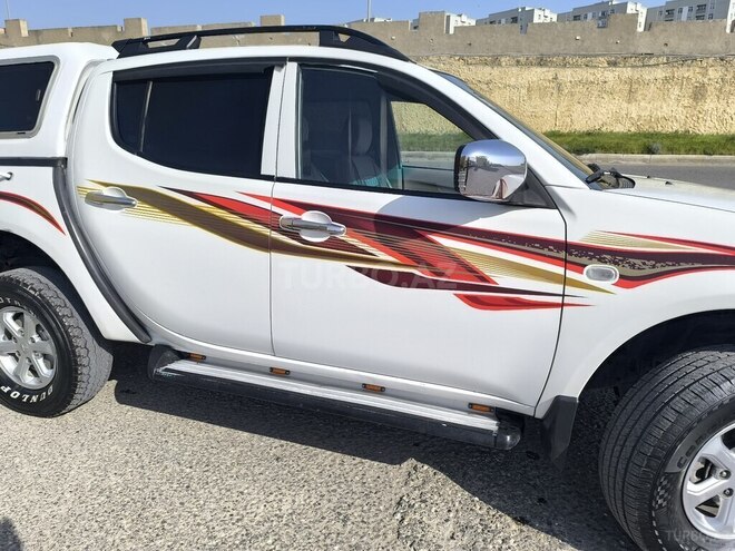 Mitsubishi L200 2011, 220,000 km - 2.5 l - Bakı
