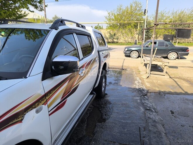 Mitsubishi L200 2011, 220,000 km - 2.5 l - Bakı
