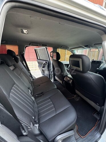 Toyota Land Cruiser Prado 2010, 299,000 km - 2.7 л - Bakı