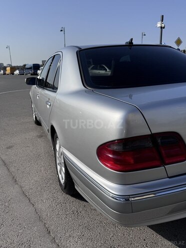 Mercedes E 220 d 2000, 573,500 km - 2.2 l - Bakı