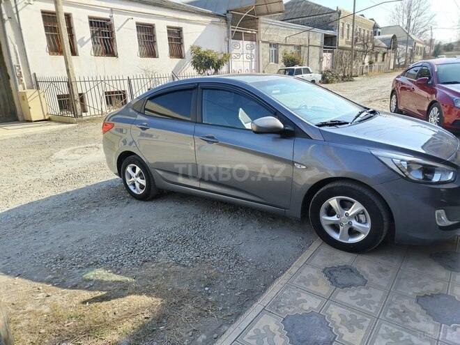 Hyundai Accent 2015, 110,000 km - 1.6 л - Gəncə