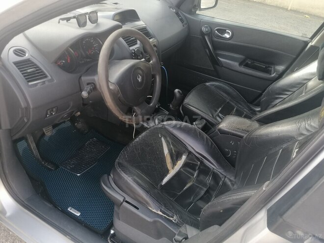 Renault Megane-10
