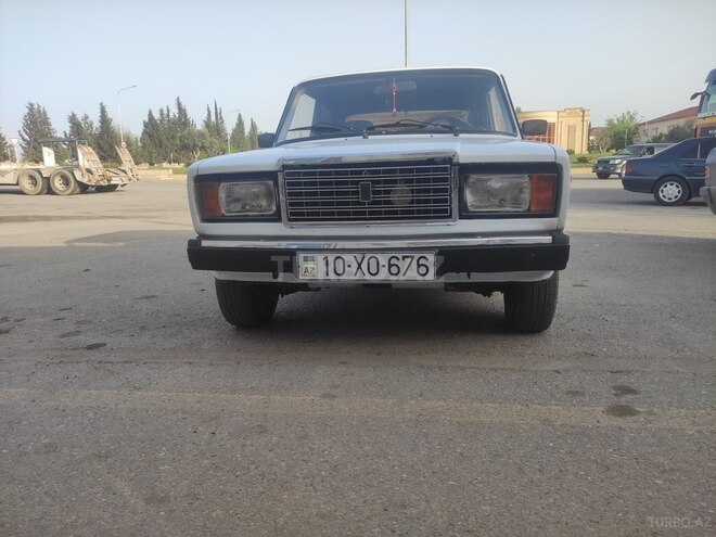 LADA (VAZ) 2107 2005, 95,000 km - 1.6 l - Salyan
