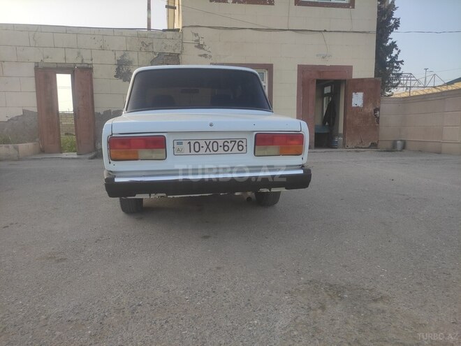 LADA (VAZ) 2107 2005, 95,000 km - 1.6 l - Salyan