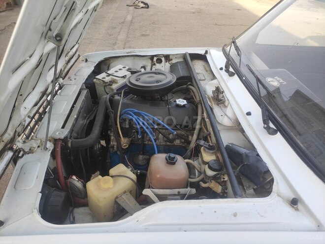 LADA (VAZ) 2107 2005, 95,000 km - 1.6 l - Salyan