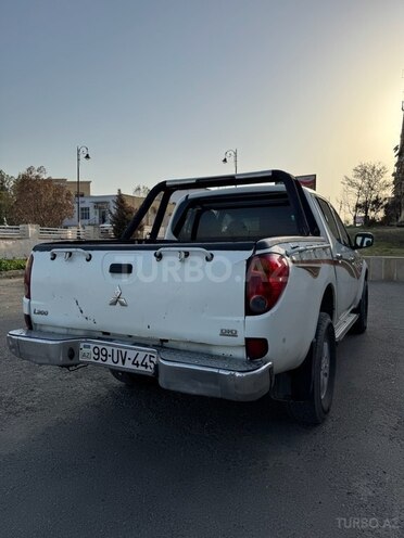 Mitsubishi L200 2011, 250,000 km - 2.5 l - Bakı