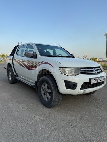 Mitsubishi L200 2011, 250,000 km - 2.5 l - Bakı