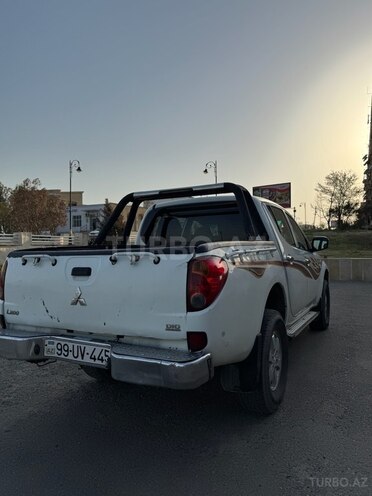 Mitsubishi L200 2011, 250,000 km - 2.5 l - Bakı
