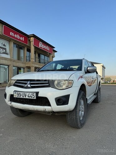 Mitsubishi L200 2011, 250,000 km - 2.5 l - Bakı