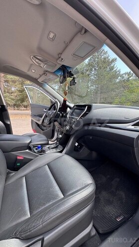 Hyundai Santa Fe-15