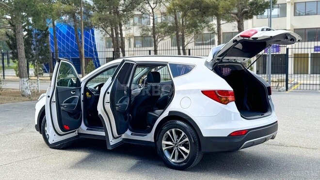 Hyundai Santa Fe-13